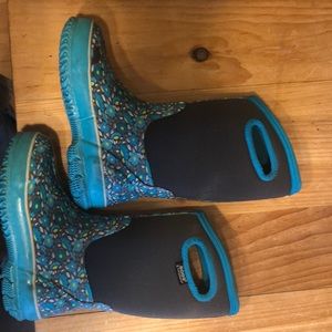 Girls Size 1 Bogs Boots